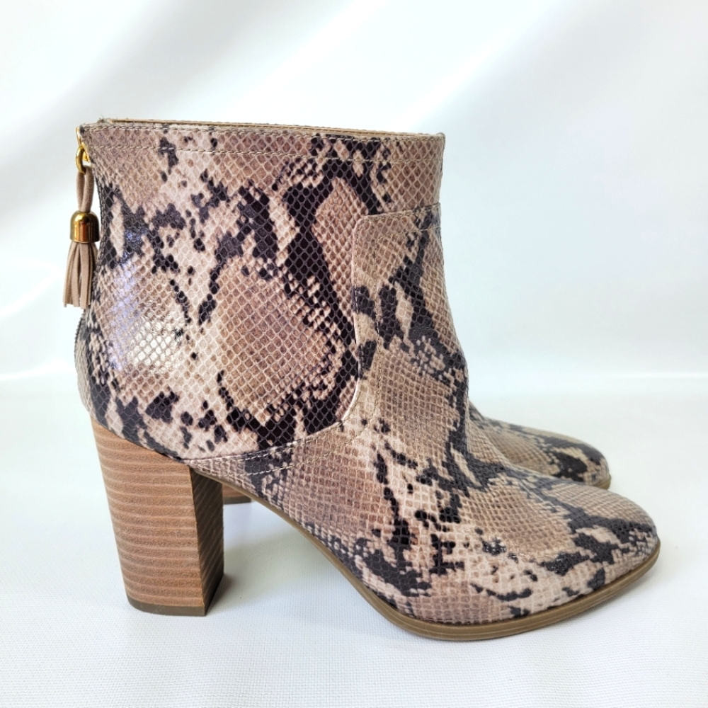 ANNE KLEIN Faux Snake Skin Boots Sz 9 EUC